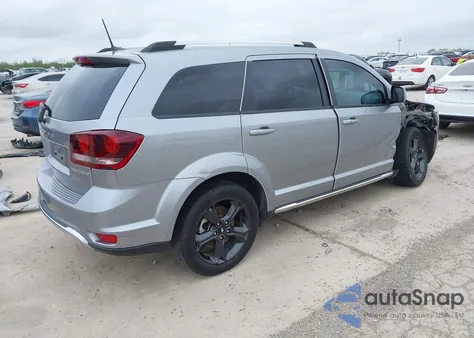 2019 Dodge Journey Crossroad z USA, uszkodzony, nr VIN 3C4PDCGB5KT700954